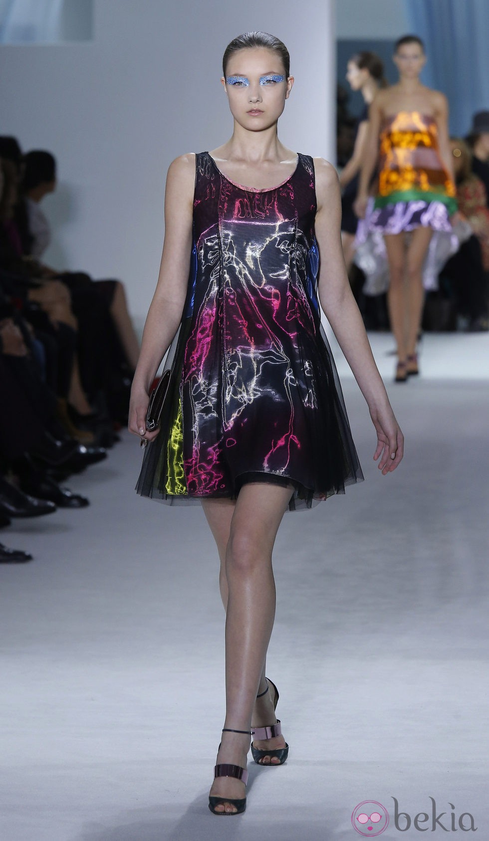 Minivestido de rayas de corte 'A' de Dior en la Semana de la Moda de París primavera/verano 2013