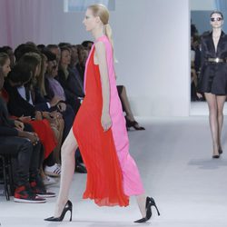 Dior recupera el fular en la Semana de la Moda de París pirmavera/verano 2013