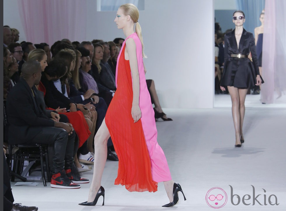 Dior recupera el fular en la Semana de la Moda de París pirmavera/verano 2013