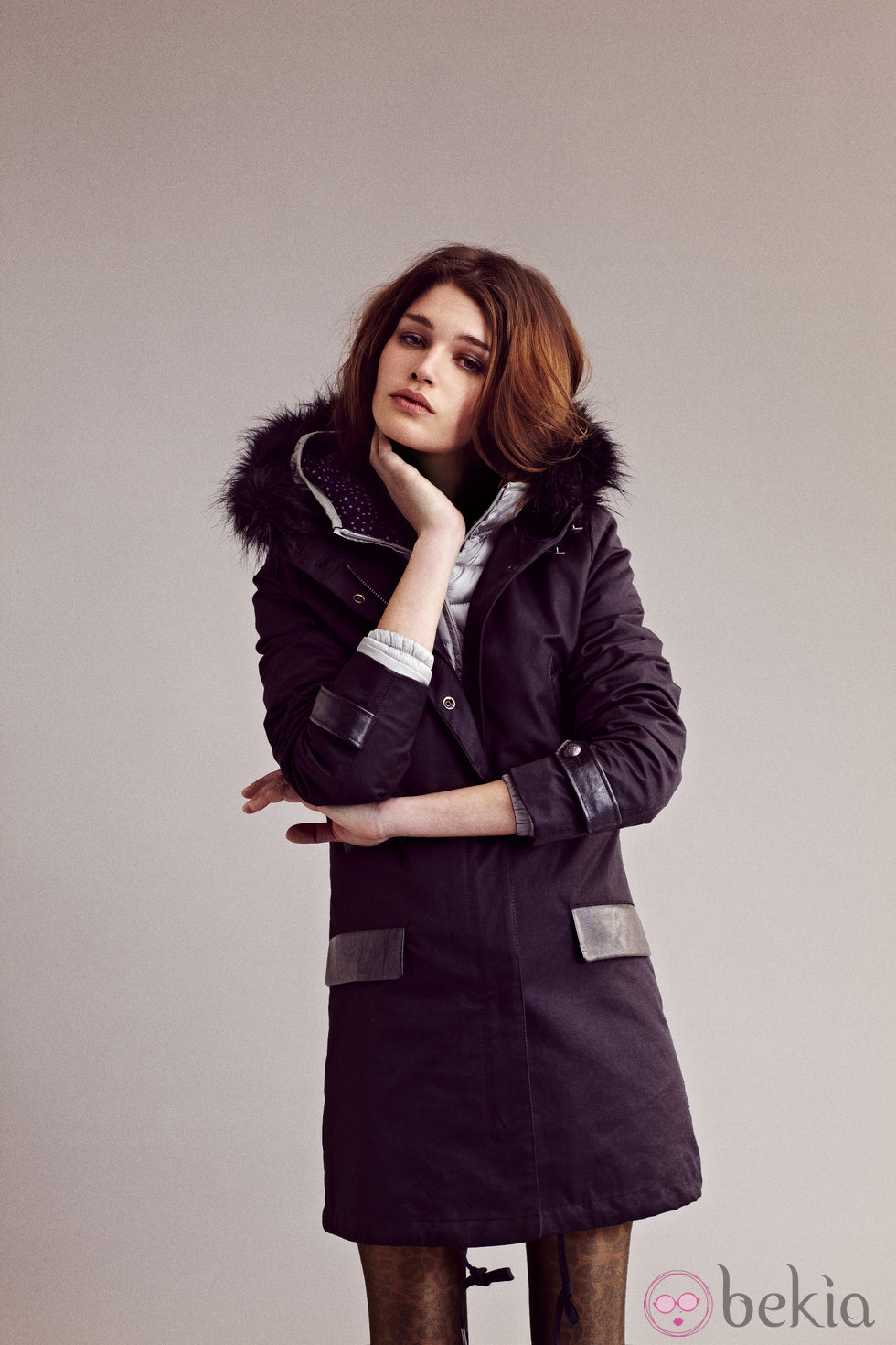 Abrigo negro con capucha de I.Code colección otoño/invierno 2012/2013
