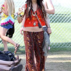 Vanessa Hudgens, la versión más hippie del sombrero de ala ancha
