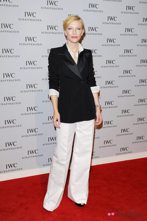 Cate Blanchett con traje de chaqueta de Dries van Noten