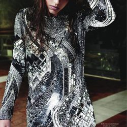 Carlota Casiraghi con vestido metalizado para Vogue Francia