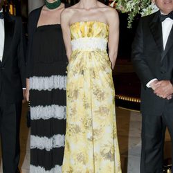 Carlota Casiraghi con vestido amarillo de estampado floral