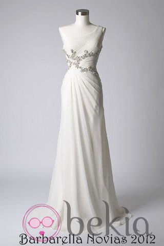 Vestido blanco con escote asimétrico de la colección de vestidos de Barbarella