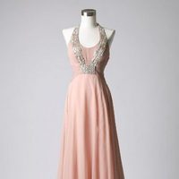 Vestido rosa empolvado con pedrería de la colección de vestidos de Barbarella