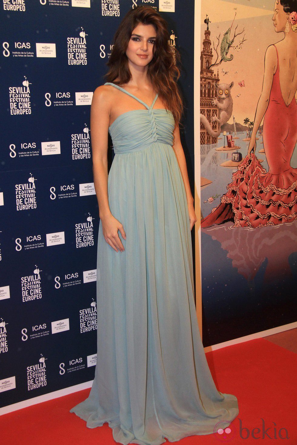 Clara Lago con un vestido de corte griego en Festival de Cine Europeo de Sevilla 2012