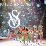 Los ángeles de Victoria's Secret durante el Fashion Show 2012