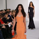 Vestido naranja de la colección pre-fall 2013 de Oscar de la Renta
