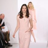 Vestido rosa palo de la colección pre-fall 2013 de Oscar de la Renta