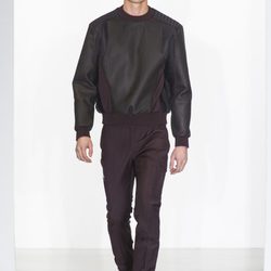 Camiseta de cuero brillante de Calvin Klein para la semana de la Moda de Milán otoño/invierno 2013/2014