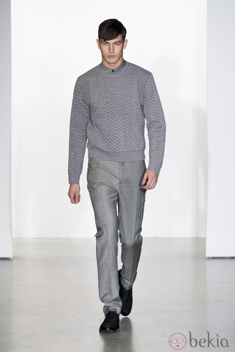 Jersey gris con ondas de Calvin Klein para la semana de la Moda de Milán otoño/invierno 2013/2014
