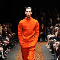 Look naranja de la colección otoño/invierno 2013/2014 de Z Zegna en la Semana de la Moda Masculina de Milán