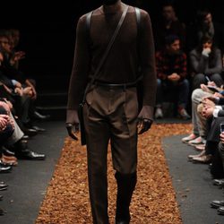 Look marrón de la colección otoño/invierno 2013/2014 de Z Zegna en la Semana de la Moda Masculina de Milán