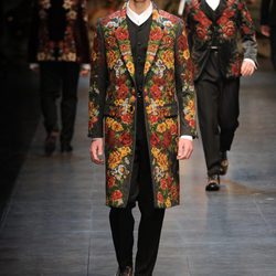 Blazer floreado de la colección otoño/invierno 2013/2014 de Dolce & Gabbana en la Semana de la Moda Masculina de Milán