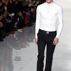 Camiseta blanca de la colección otoño/invierno 2013/2014 de Dior en la Semana de la Moda Masculina de París