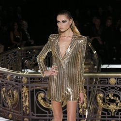 Color oro de la colección primavera/verano 2013 de Versace en la Semana de la Alta Costura de París