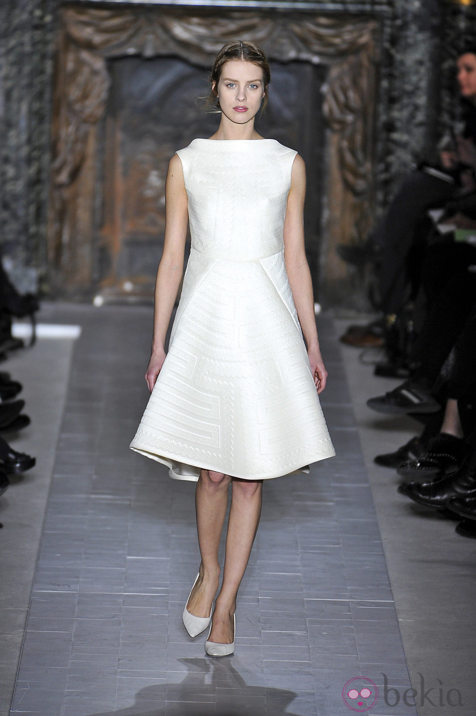Vestido blanco de la colección primavera/verano 2013 de Valentino en la Semana de la Alta Costura de París