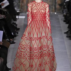 Vestido que abre la colección primavera/verano 2013 de Valentino en la Semana de la Alta Costura de París