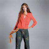 Pantalón de estampado floral de la colección primavera/verano 2013 de Hoss Intropia