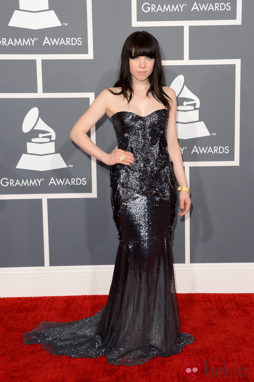 Carly Rae Jepsen con un vestido de Roberto Cavalli en los Grammy 2013