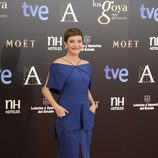 Eva Hache con un vestido azul klein de Juanjo Oliva para la ceremonia de los Goya 2013
