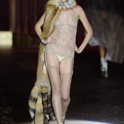 Encaje en nude de la colección otoño/invierno 2013/2014 de Andrés Sardá en Madrid Fashion Week