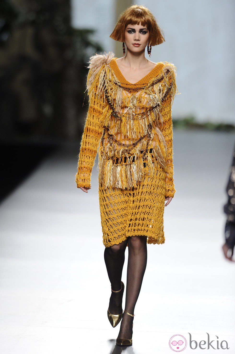 Vestido color mostaza en la colección otoño/invierno 2013/2014 de Francis Montesinos en la Madrid Fashion Week