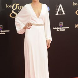 María León con un vestido blanco de Gucci en los Goya 2013