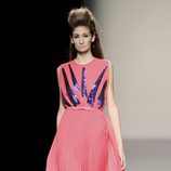 Vestido plisado de la colección otoño/invierno 2013/2014 de Miguel Palacio en la Madrid Fashion Week