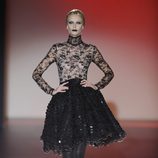 Vuelos y encajes para la colección de otoño/invierno 2013/2014 de Hannibal Laguna en la Madrid Fashion Week