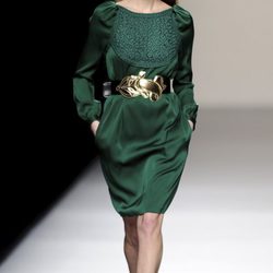 Vestido verde de la colección otoño/invierno 2013/2014 de Miguel Palacio en la Madrid Fashion Week