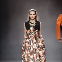 Vestido con volumen de la colección otoño/invierno 2013/2014 de Ana Locking en Madrid Fashion Week