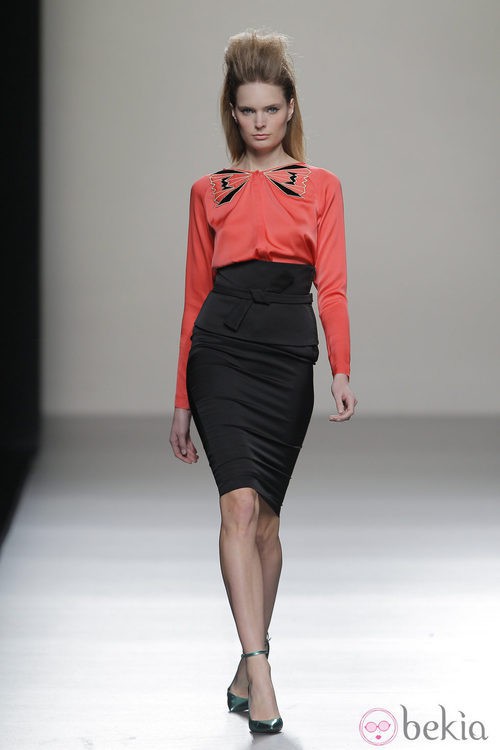 Falda de tubo negra de la colección otoño/invierno 2013/2014 de Miguel Palacio en Madrid Fashion Week