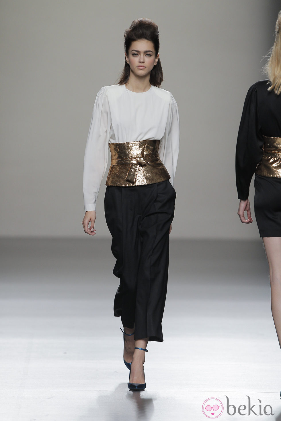 Cinturón XXL de la colección otoño/invierno 2013/2014 de Miguel Palacio en Madrid Fashion Week