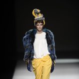 Pantalón tobillero amarillo de la colección otoño/invierno 2013/2014 de María Barros en Madrid Fashion Week