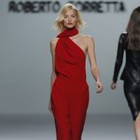 Conjunto rojo de la colección otoño/invierno 2013/2014 de Roberto Torretta en Madrid Fashion Week