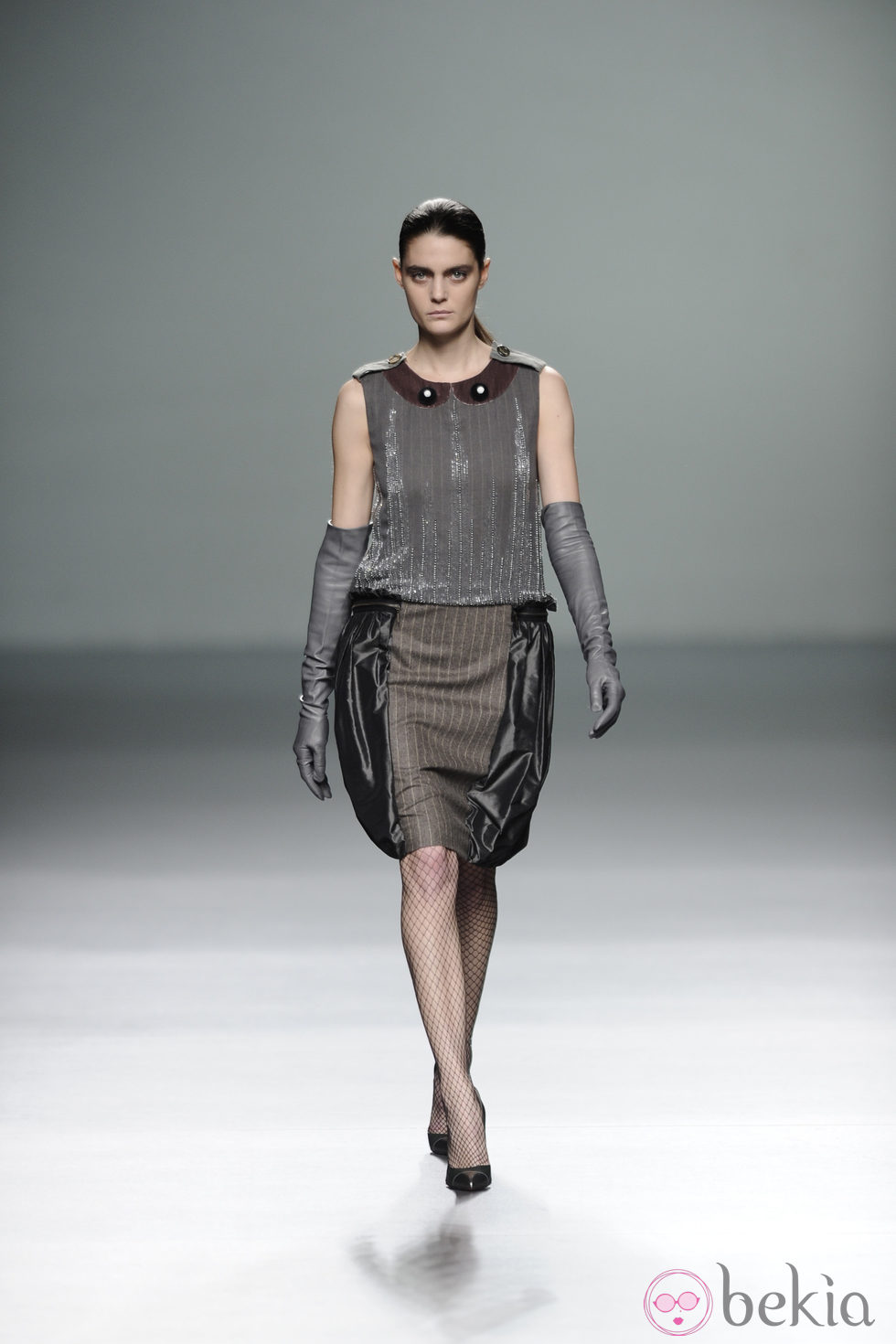 Vestido con falda globo de la colección otoño/invierno 2013/2014 de Victorio y Lucchino en Madrid Fashion Week