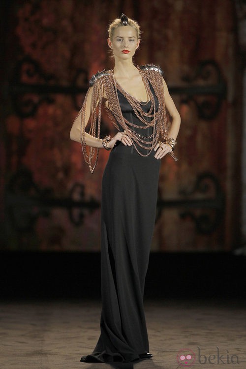 Collares largos de la colección otoño/invierno 2013/2014 de Aristocrazy en Madrid Fashion Week