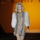 Vestido con manga de pieles de la colección otoño/invierno 2013/2014 de Roberto Verino en Madrid Fashion Week