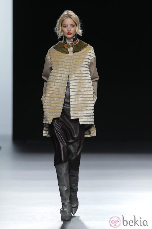 Abrigo de la colección otoño/invierno 2013/2014 de Ion Fiz en Madrid Fashion Week