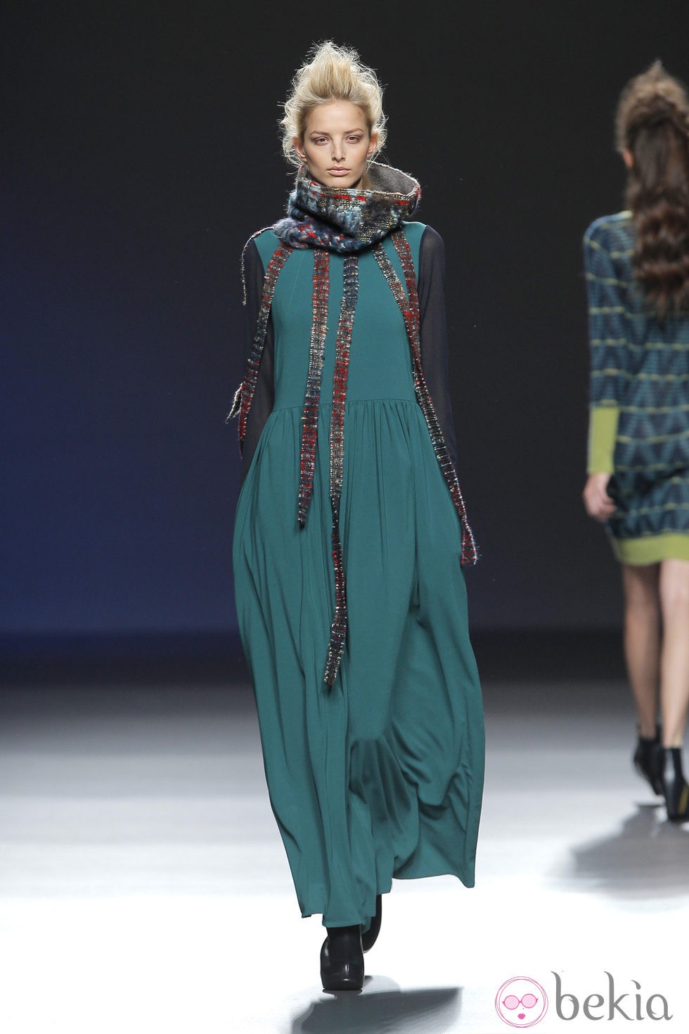 Vestido verde largo de la colección otoño/invierno 2013/2014 de Sara Coleman en Madrid Fashion Week