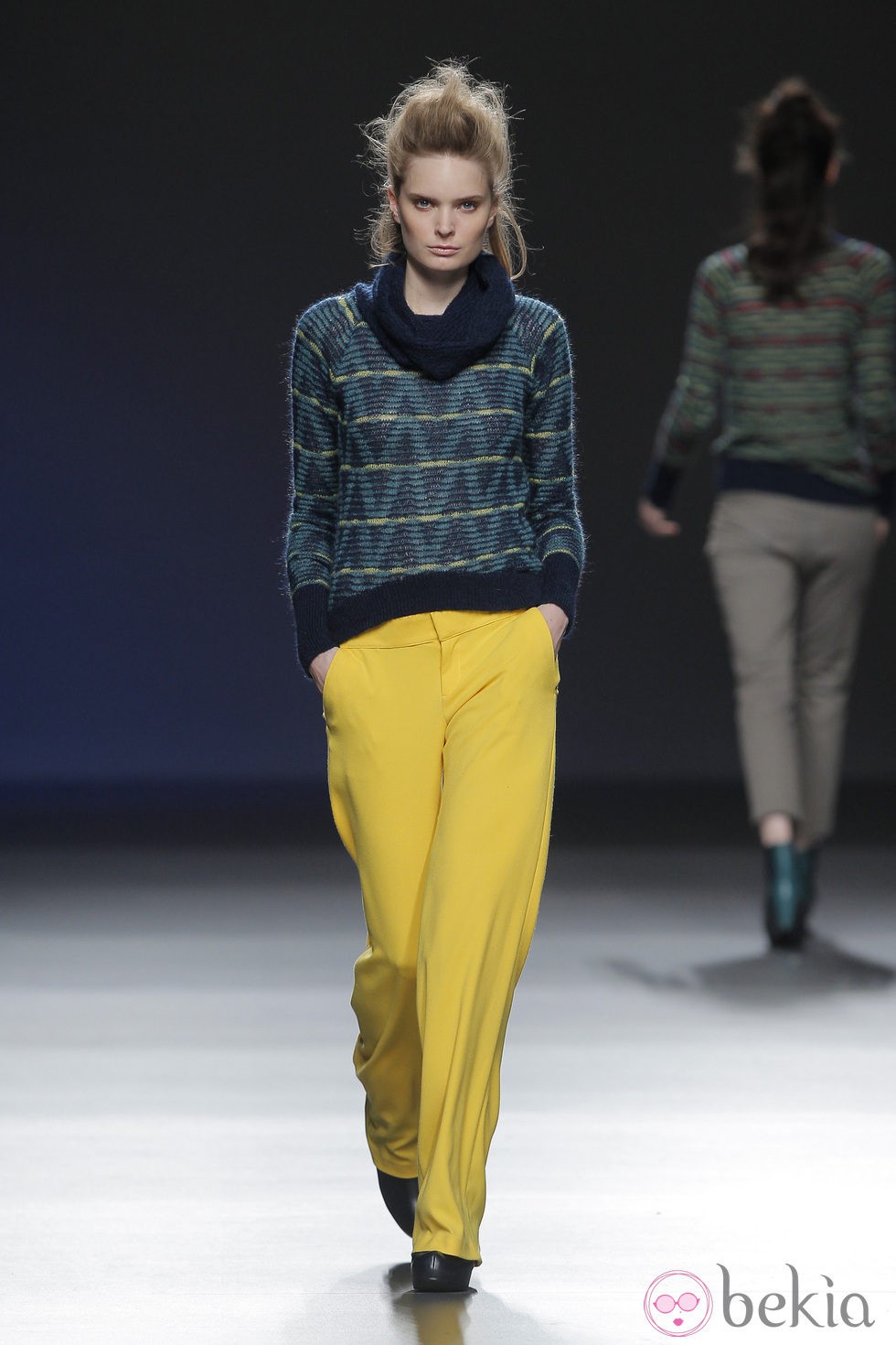 Pantalones amarillos de la colección otoño/invierno 2013/2014 de Sara Coleman en Madrid Fashion Week