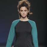 Vestido bicolor negro y verde de la colección otoño/invierno 2013/2014 de Sara Coleman en Madrid Fashion Week