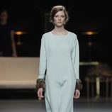 Vestido largo colección otoño/invierno 2013/2014 de Juanjo Oliva en Madrid Fashion Week