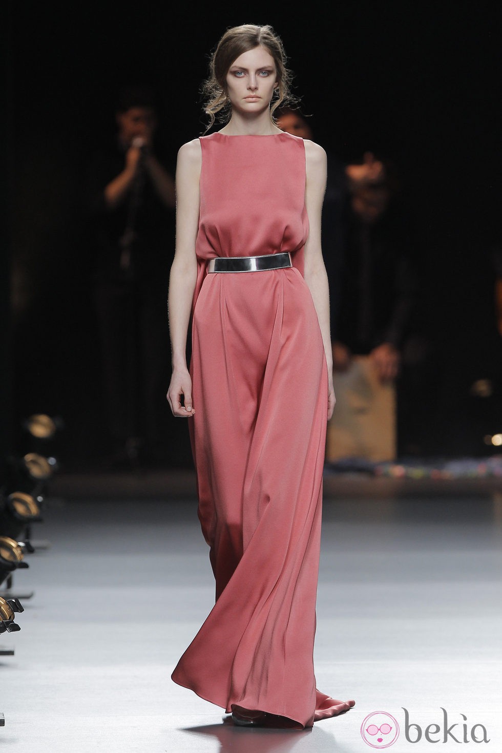 Vestido coral de la colección otoño/invierno 2013/2014 de Duyos en Madrid Fashion Week