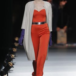 Mono tangerine tango de la colección otoño/invierno 2013/2014 de Duyos en Madrid Fashion Week