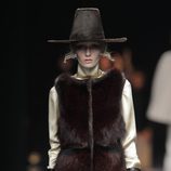Chaleco de piel de la colección otoño/invierno 2013/2014 de Duyos en Madrid Fashion Week