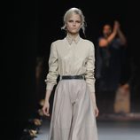 Falda de vuelo de cuero de la colección otoño/invierno 2013/2014 de Duyos en Madrid Fashion Week