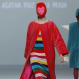 Capa de rayas de la colección otoño/invierno 2013/2014 de Ágatha Ruiz de la Prada en Madrid Fashion Week